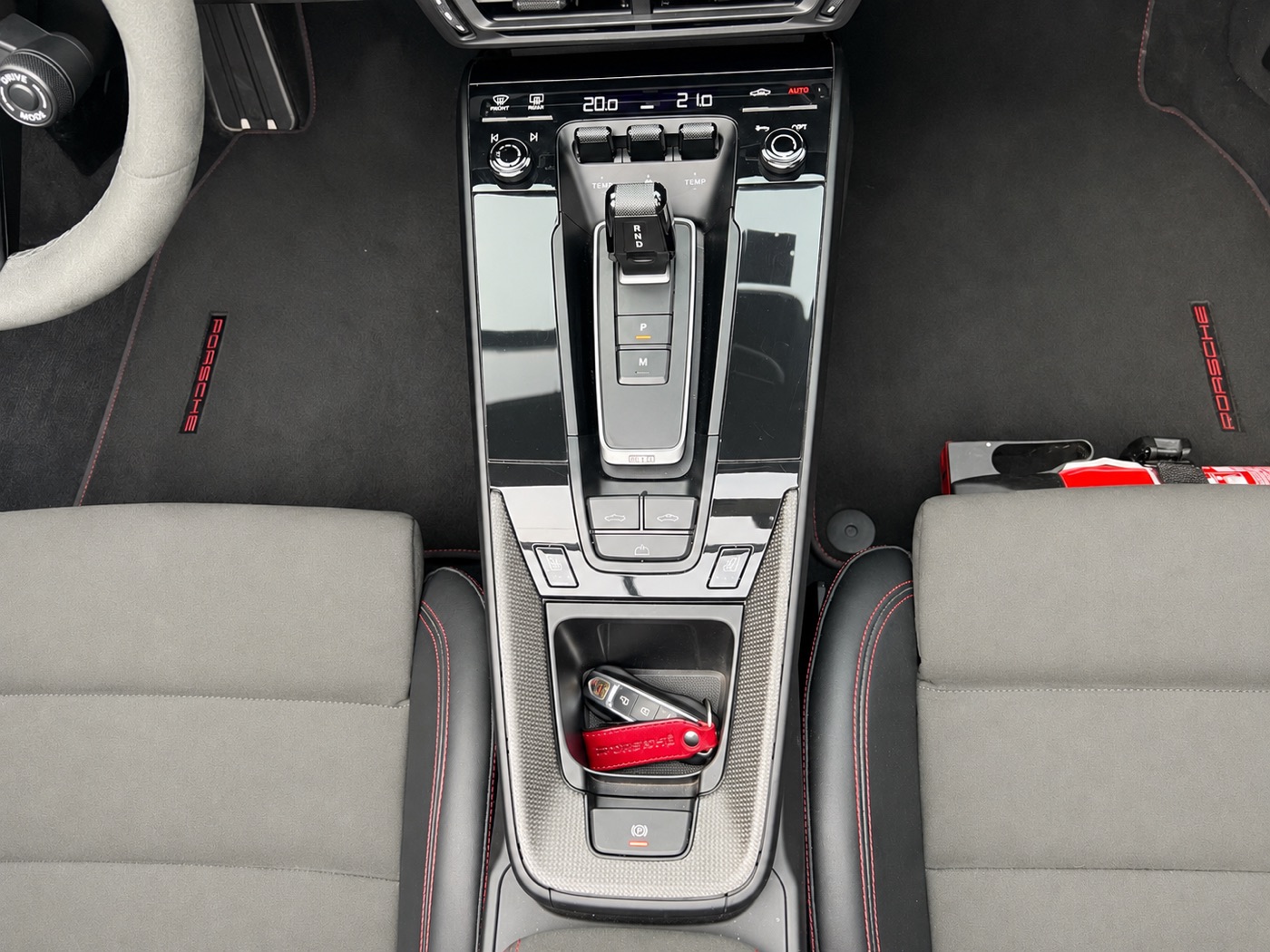 Klíče Porsche a dokumentace