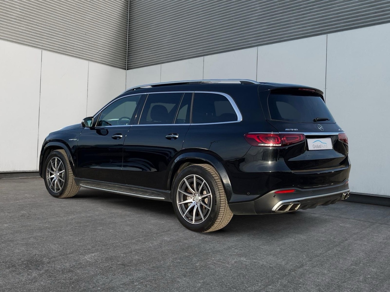 Mercedes-AMG GLS 63 — foto 6