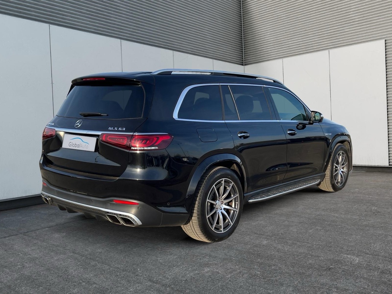 Mercedes-AMG GLS 63 — foto 7